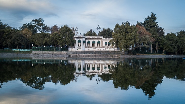 La Casa del Lago en el Bosque de Chapultepec, Ciudad de México.